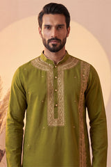 Green Silk Blend Solid Emboidered Straight Kurta With Trouser MKSET2313