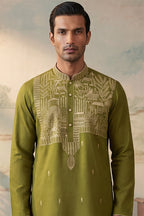 Green Silk Blend Solid Emboidered Straight Kurta MKU2373
