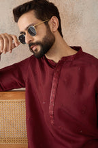 Maroon Silk Blend Solid Emboidered Straight Kurta With Trouser MKSET2289