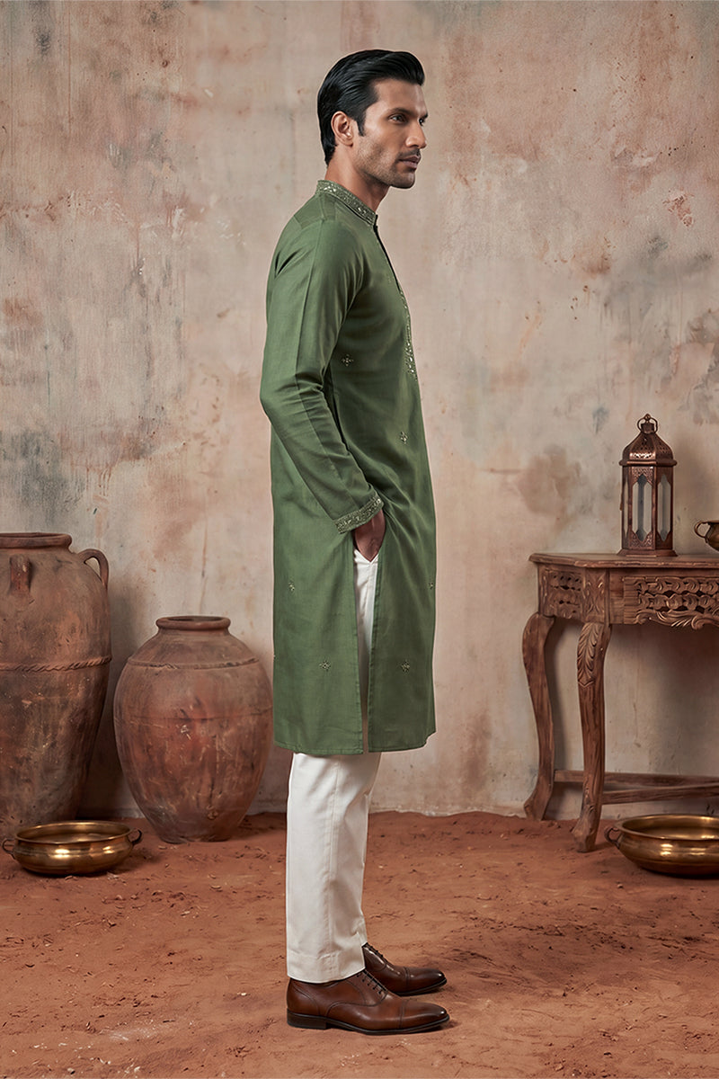 Green Silk Blend Solid Emboidered Sequins Kurta With Trouser MKSET2276