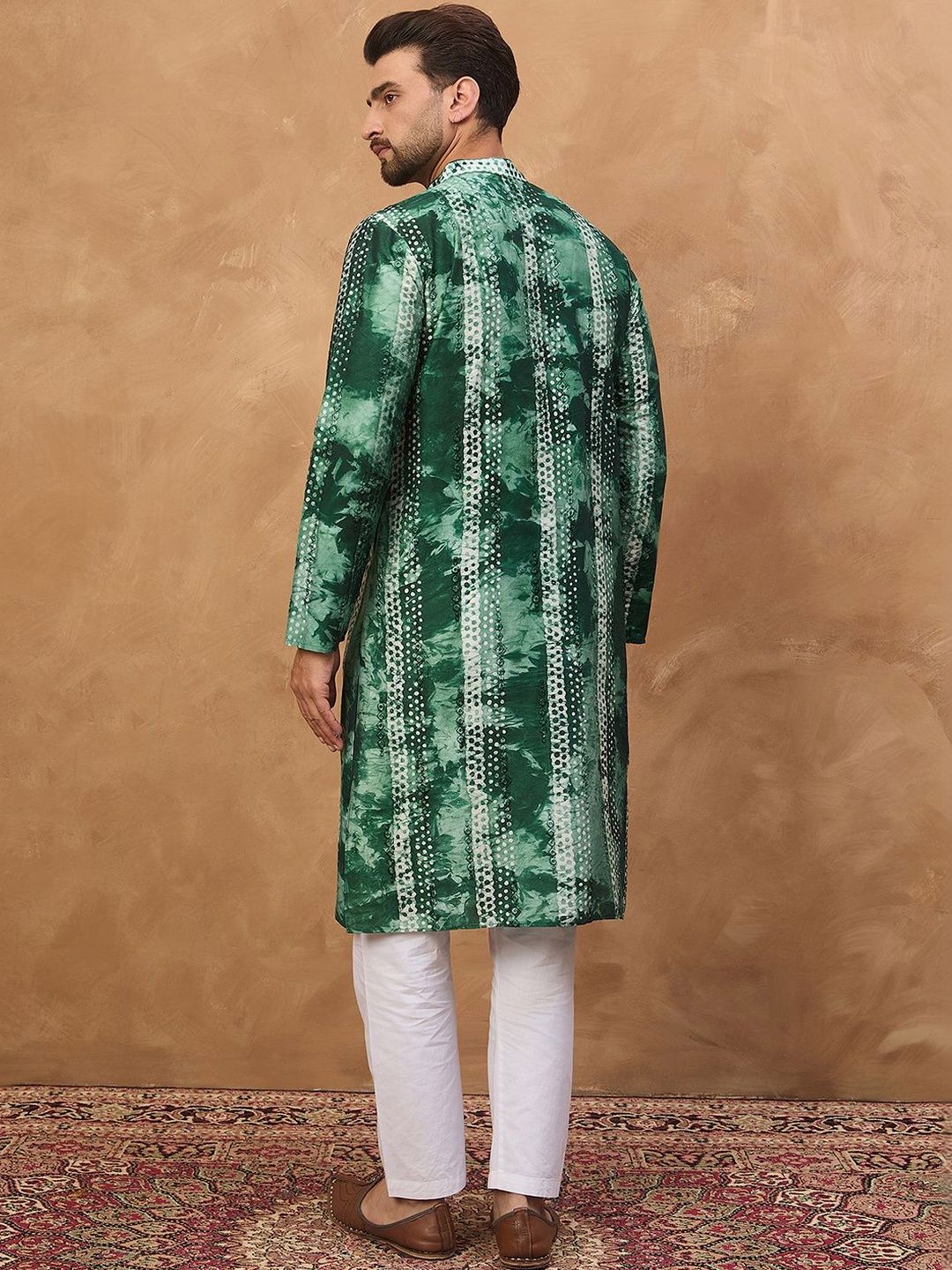 Men Green Silk Blend Shibori Embroidered Straight Kurta With Pant Set-MKSET1538