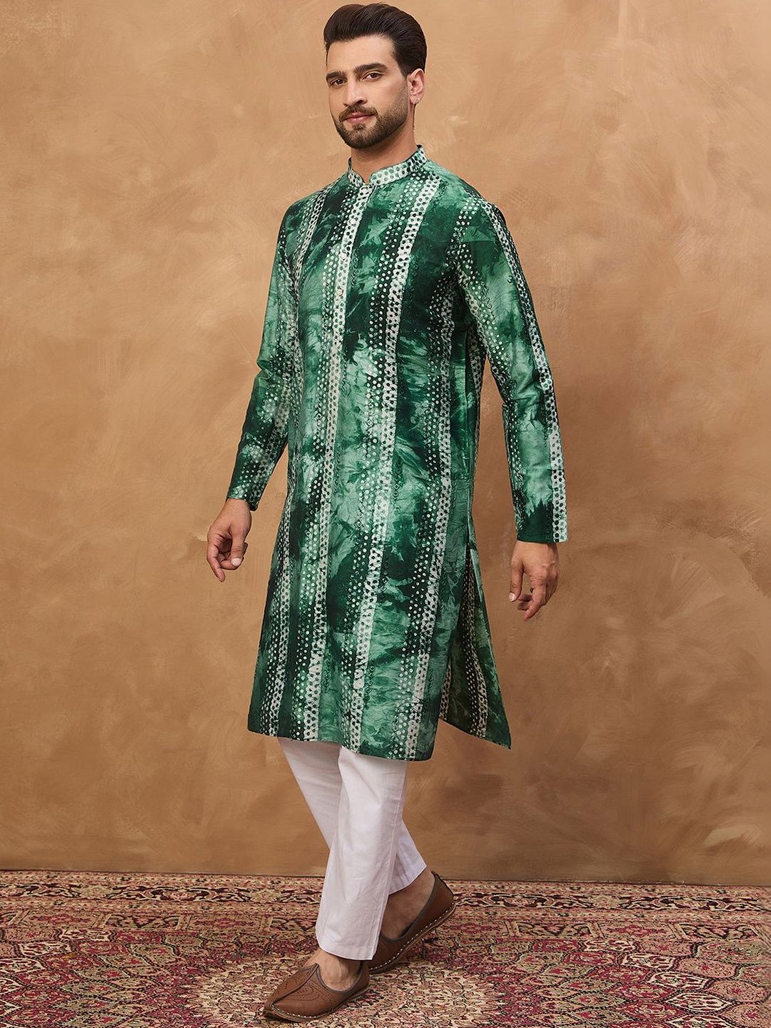Men Green Silk Blend Shibori Embroidered Straight Kurta With Pant Set-MKSET1538
