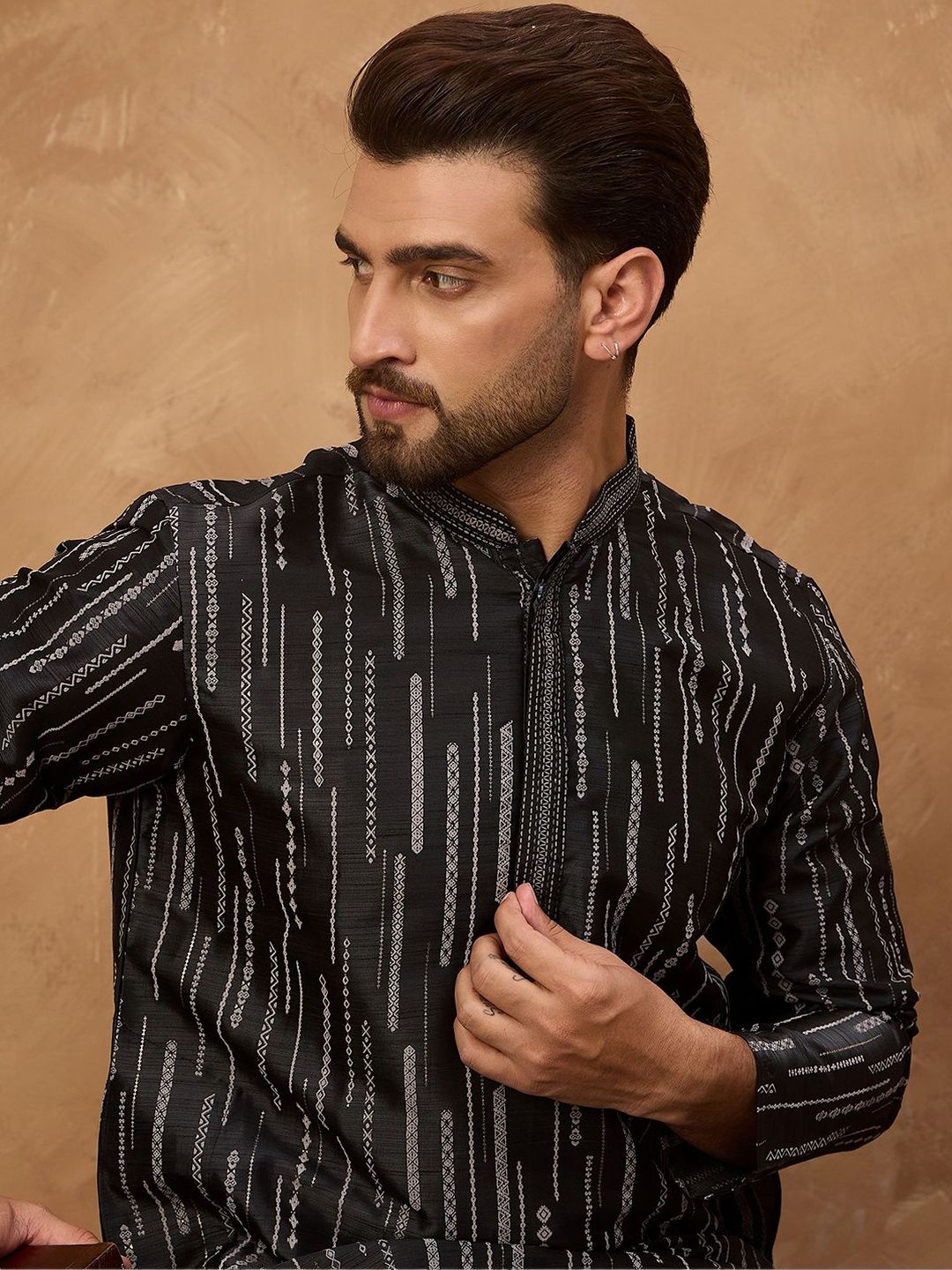 Men Black Silk Blend Geometric Printed Straight Kurta With Pant Set-MKSET1516