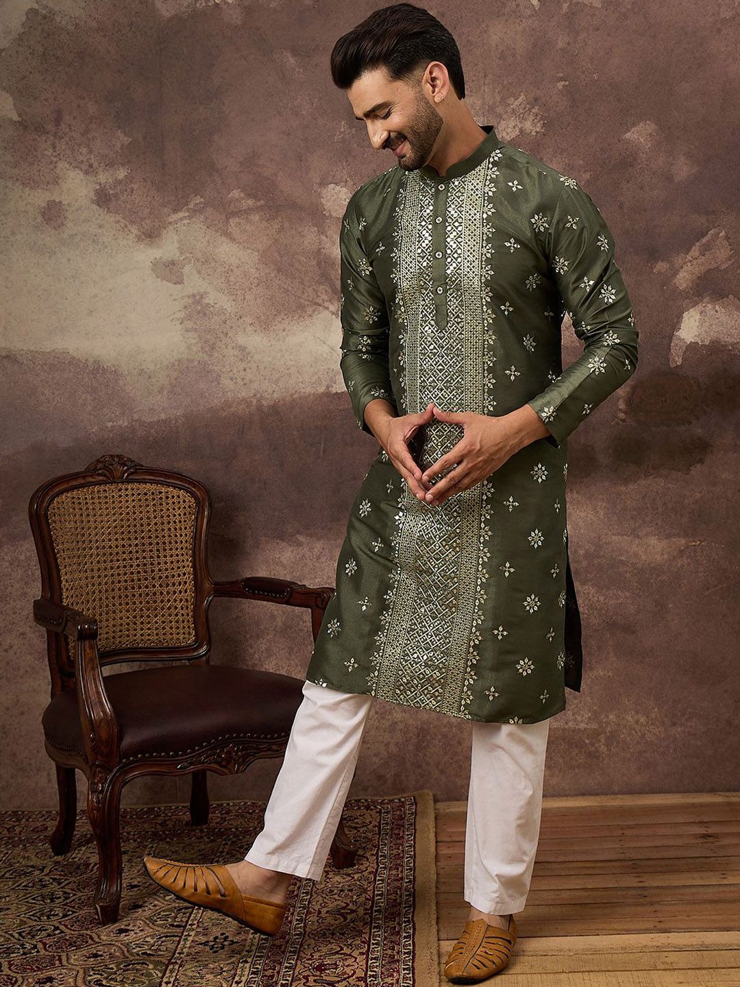 Men Green Silk Blend Solid Embroidered Straight Kurta With Pant Set-MKSET1419