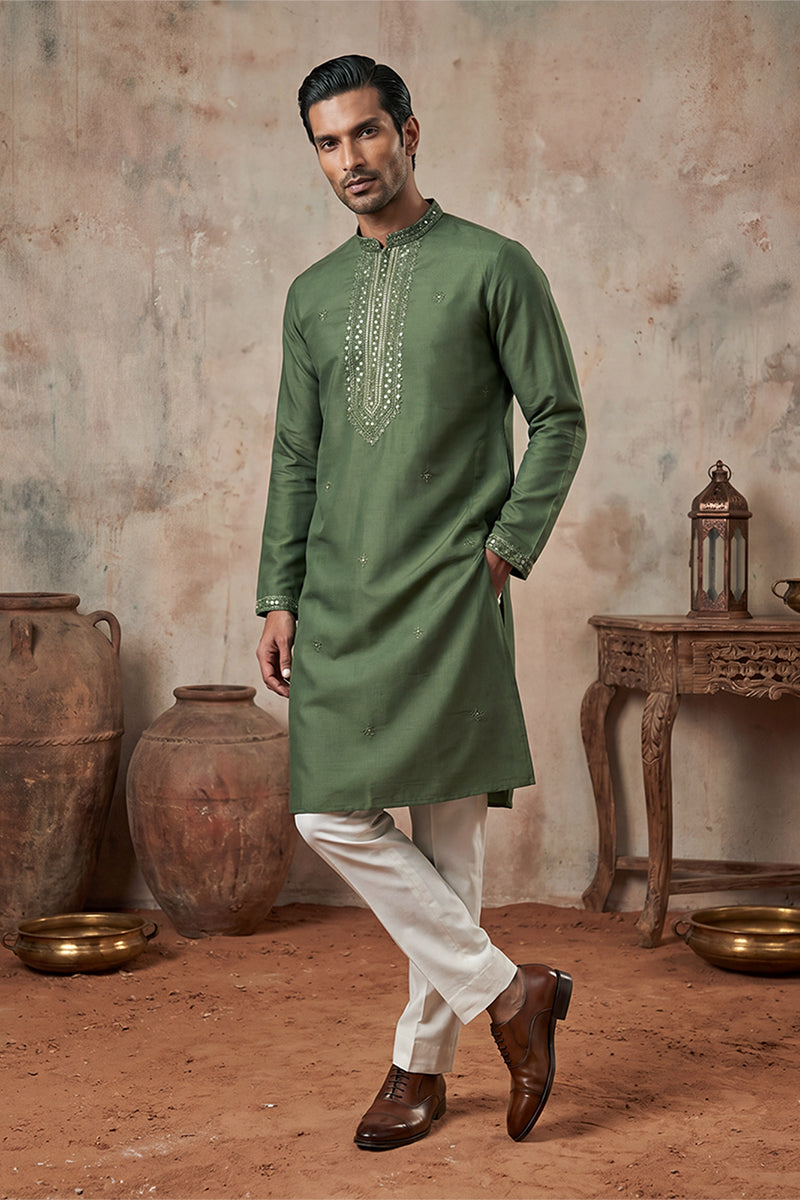 Green Silk Blend Solid Emboidered Sequins Kurta With Trouser MKSET2276