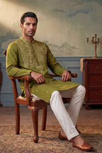 Green Silk Blend Solid Emboidered Straight Kurta MKU2373