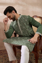 Green Silk Blend Embroidered Mandarin Collar Straight Kurta MKU2081