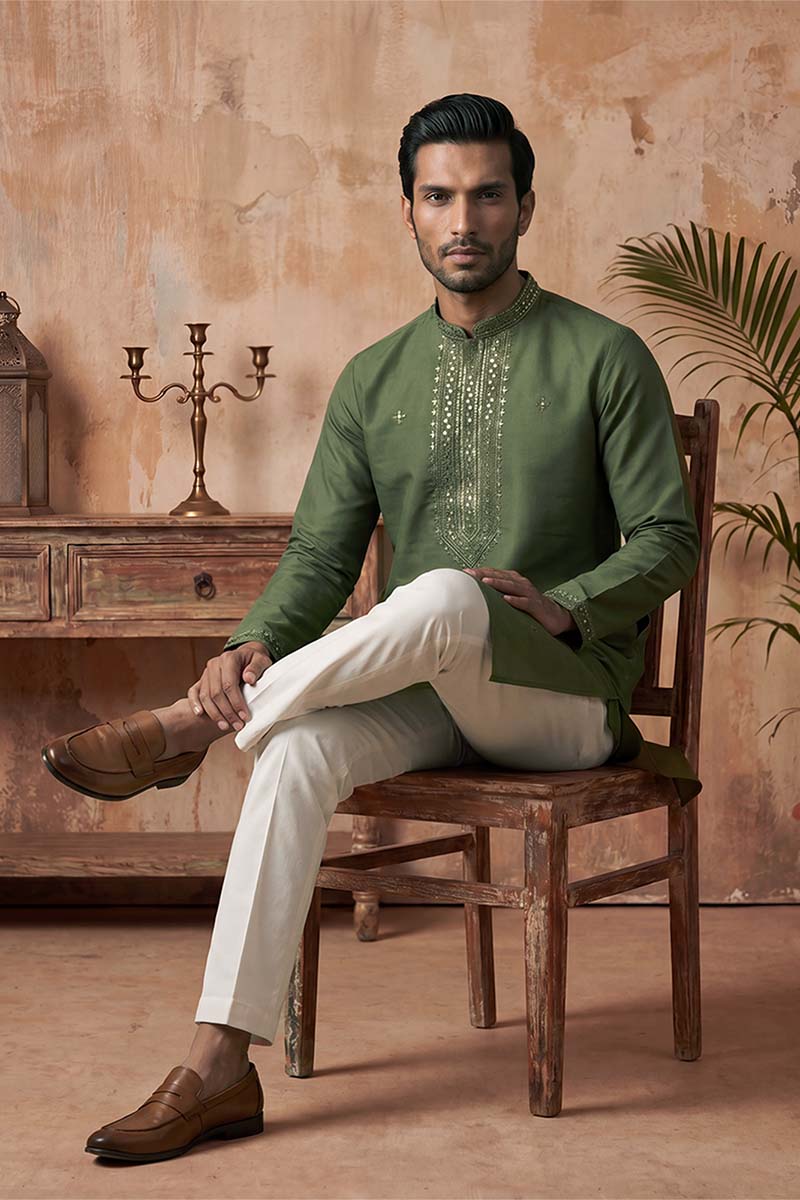 Green Silk Blend Solid Emboidered Sequins Kurta With Trouser MKSET2276