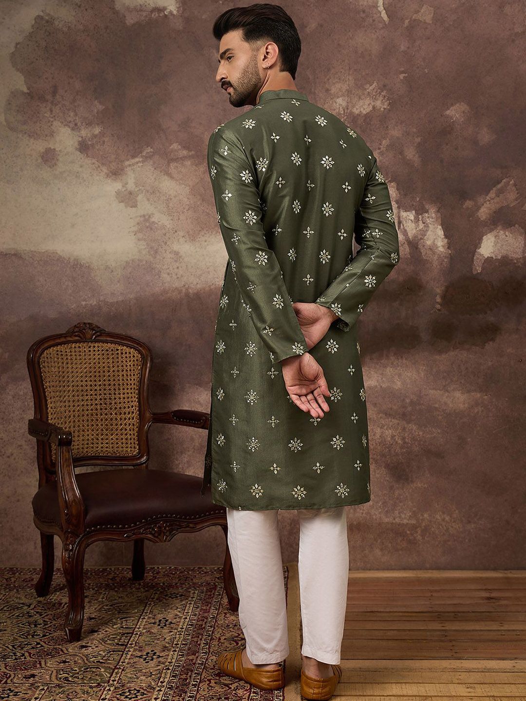 Men Green Silk Blend Solid Embroidered Straight Kurta With Pant Set-MKSET1419