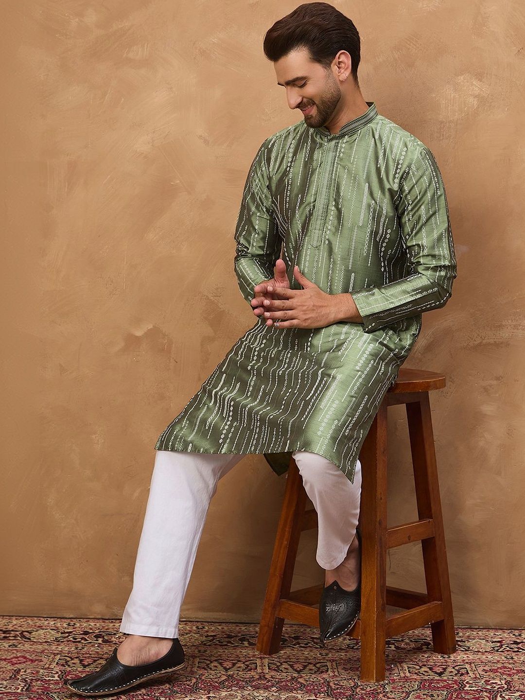 Men Green Silk Blend Solid Embroidered Straight Kurta With Pant Set-MKSET1439