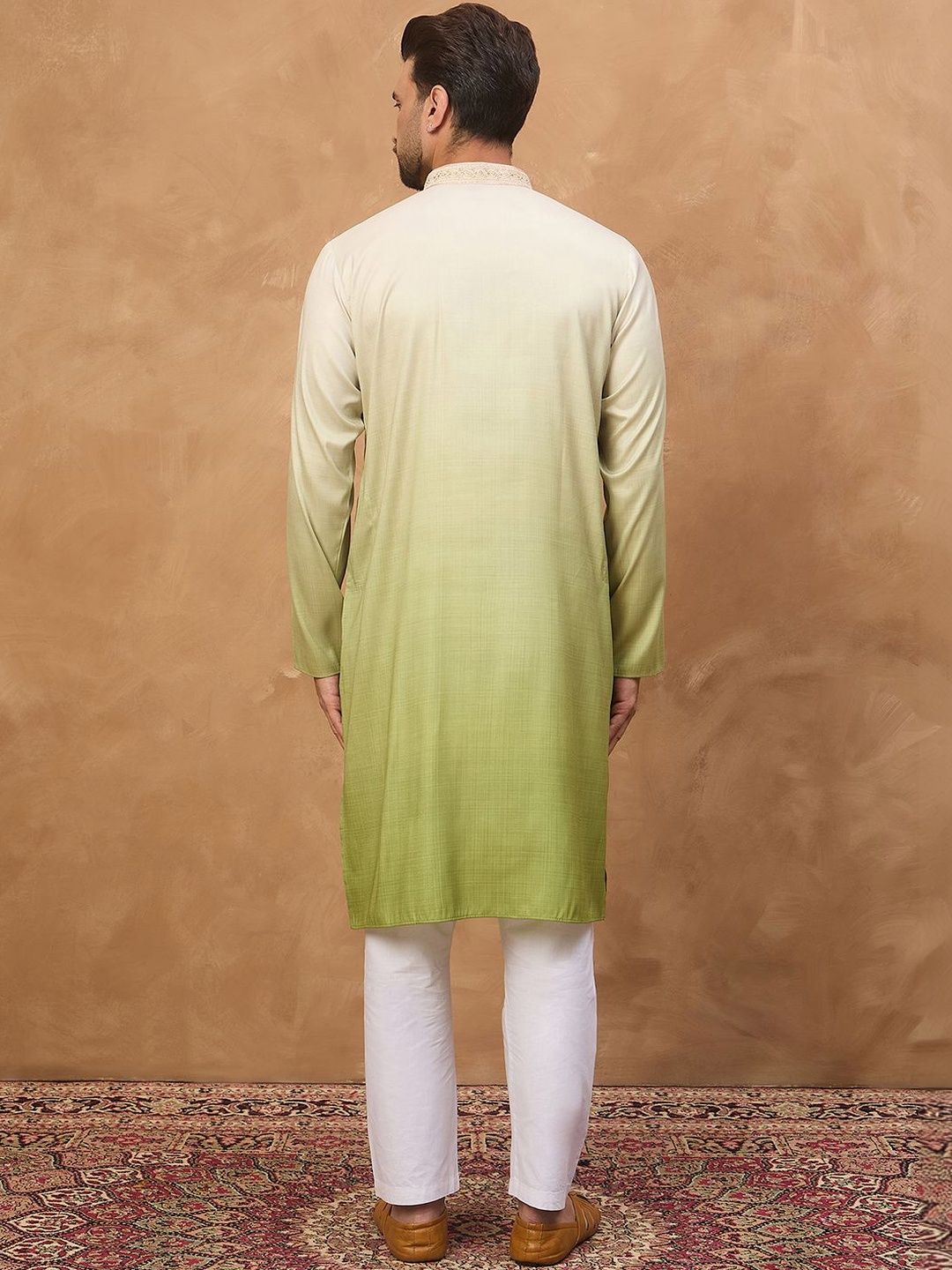 Men Green Silk Blend Solid Embroidered Straight Kurta With Pant Set-MKSET1488