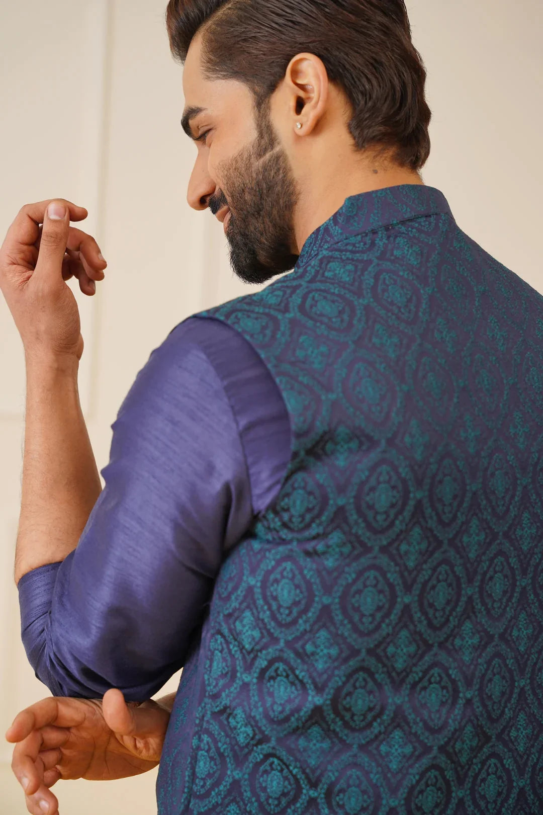 Men Navy Blue and Green Woven Design Waistcoats-JOWC-4072