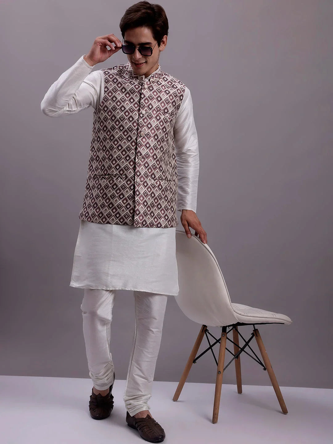 Men's Purple Woven Design Nehru Jacket With Solid Kurta Pyjama-JOWC