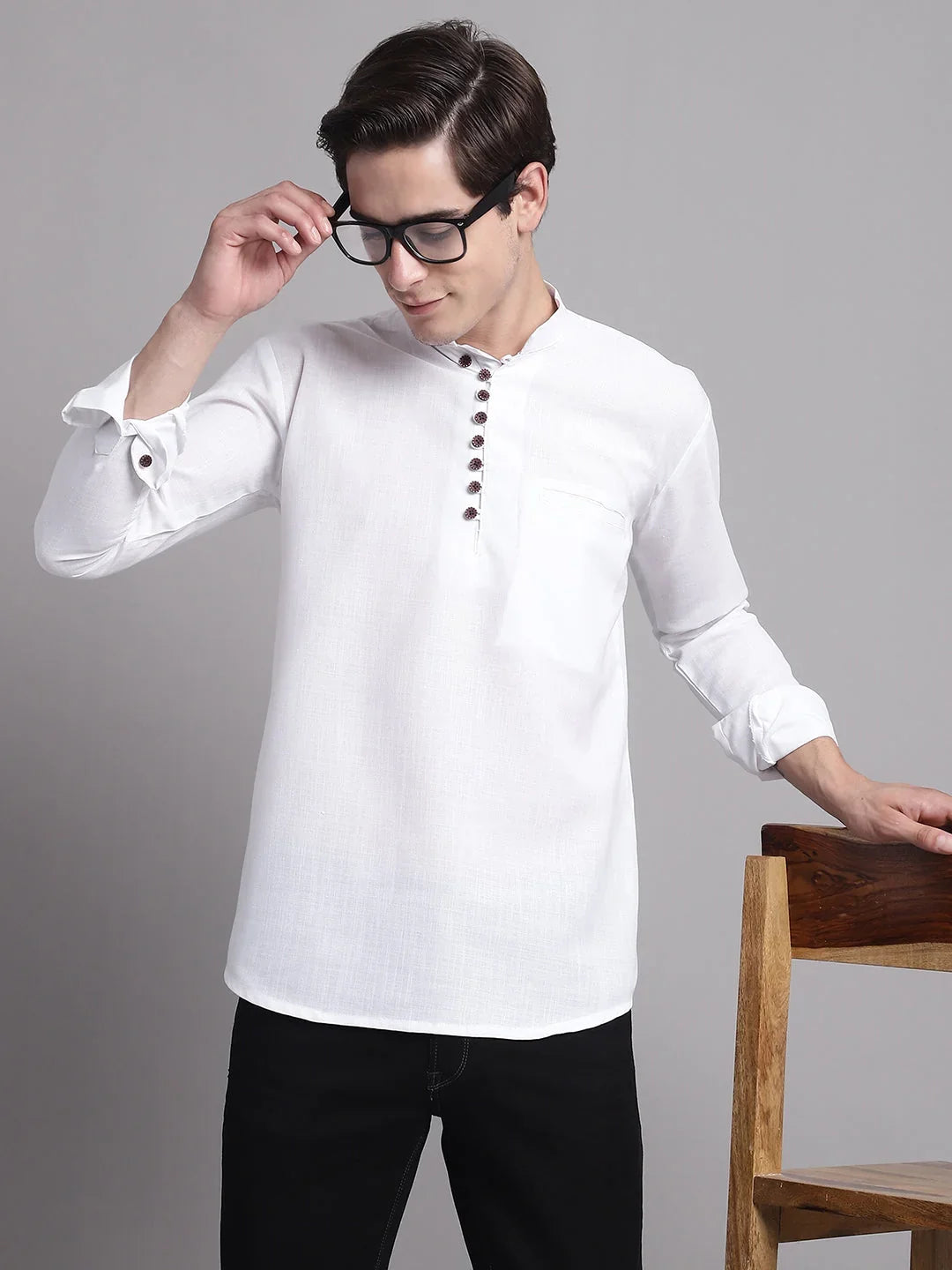 Men Black Solid Straight Short Kurta