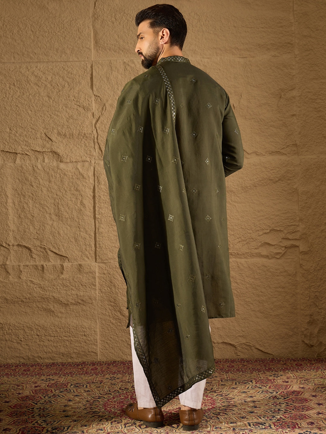 Men Green Silk Blend Solid Embroidered Straight Kurta with Dupatta-MKUD1001