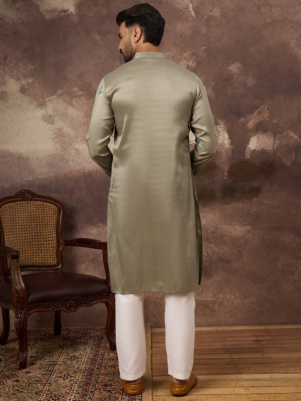 Men Green Silk Blend Solid Embroidered Straight Kurta with Trouser-MKSET1345