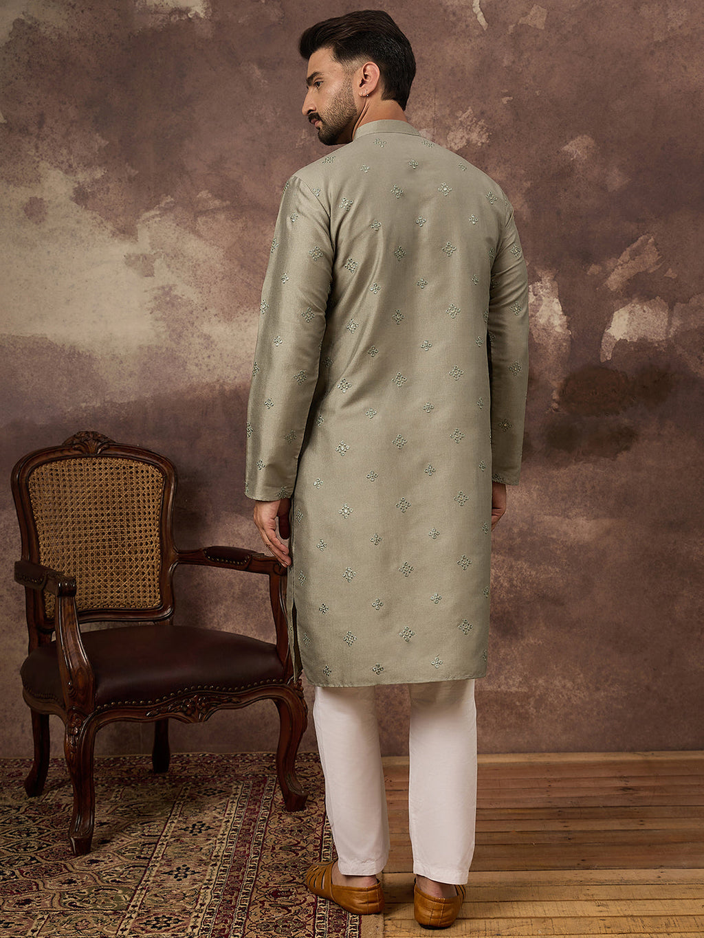 Men Green Silk Blend Solid Embroidered Straight Kurta with Trouser-MKSET1367