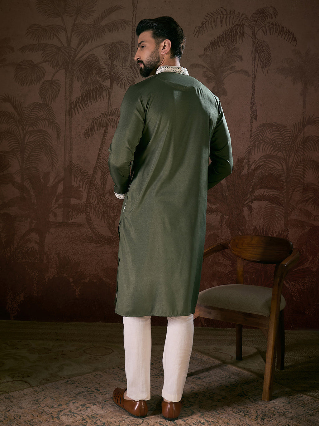 Men Green Silk Blend Solid Embroidered Straight Kurta With Trouser-MKSET1882