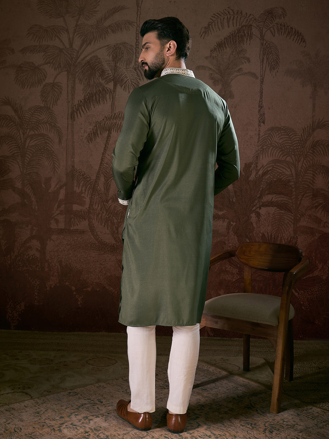 Men Green Silk Blend Solid Embroidered Straight Kurta With Trouser-MKSET1882