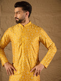 Men Yellow Silk Geometric Printed Straight Kurta-MKU1276