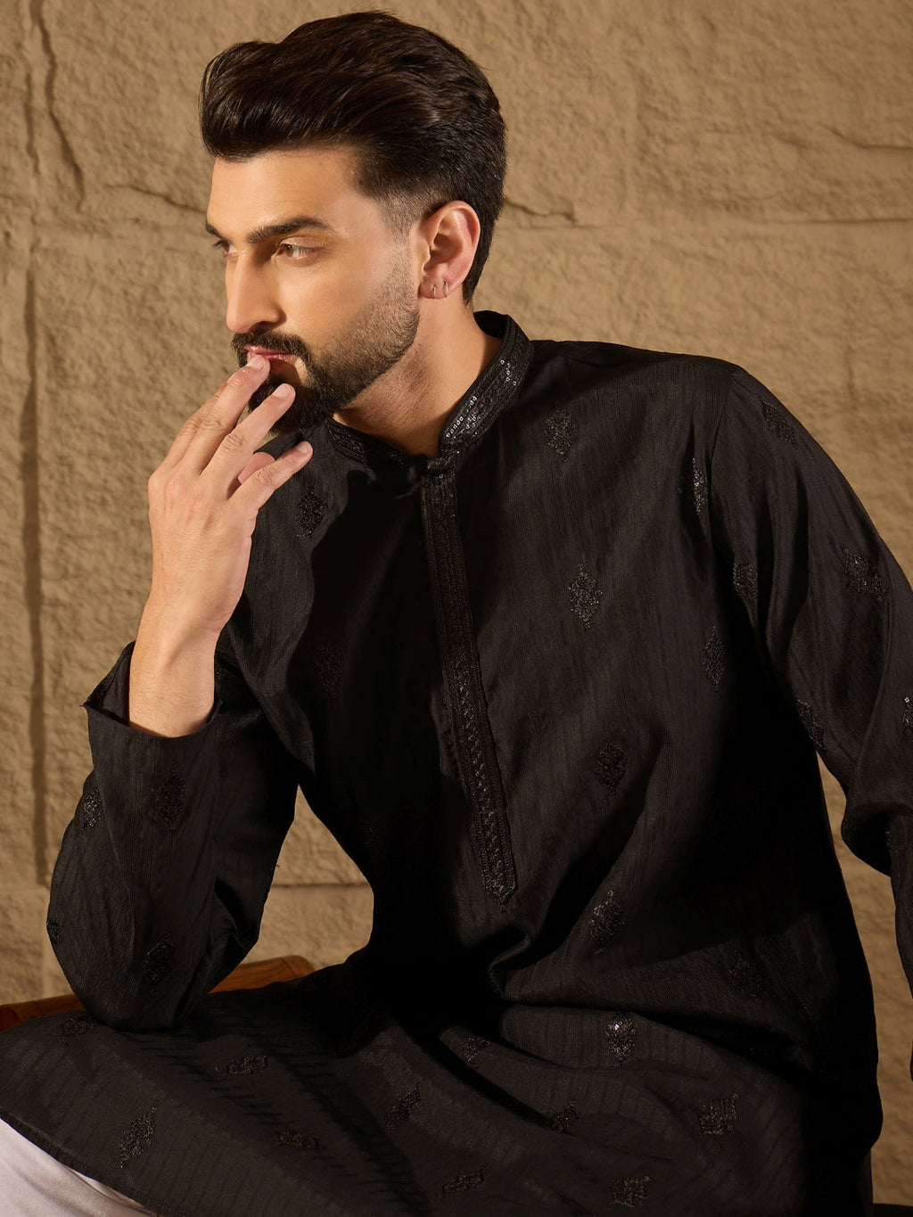 Men Black Viscose Rayon Solid Embroidered Straight Kurta-MKU1294
