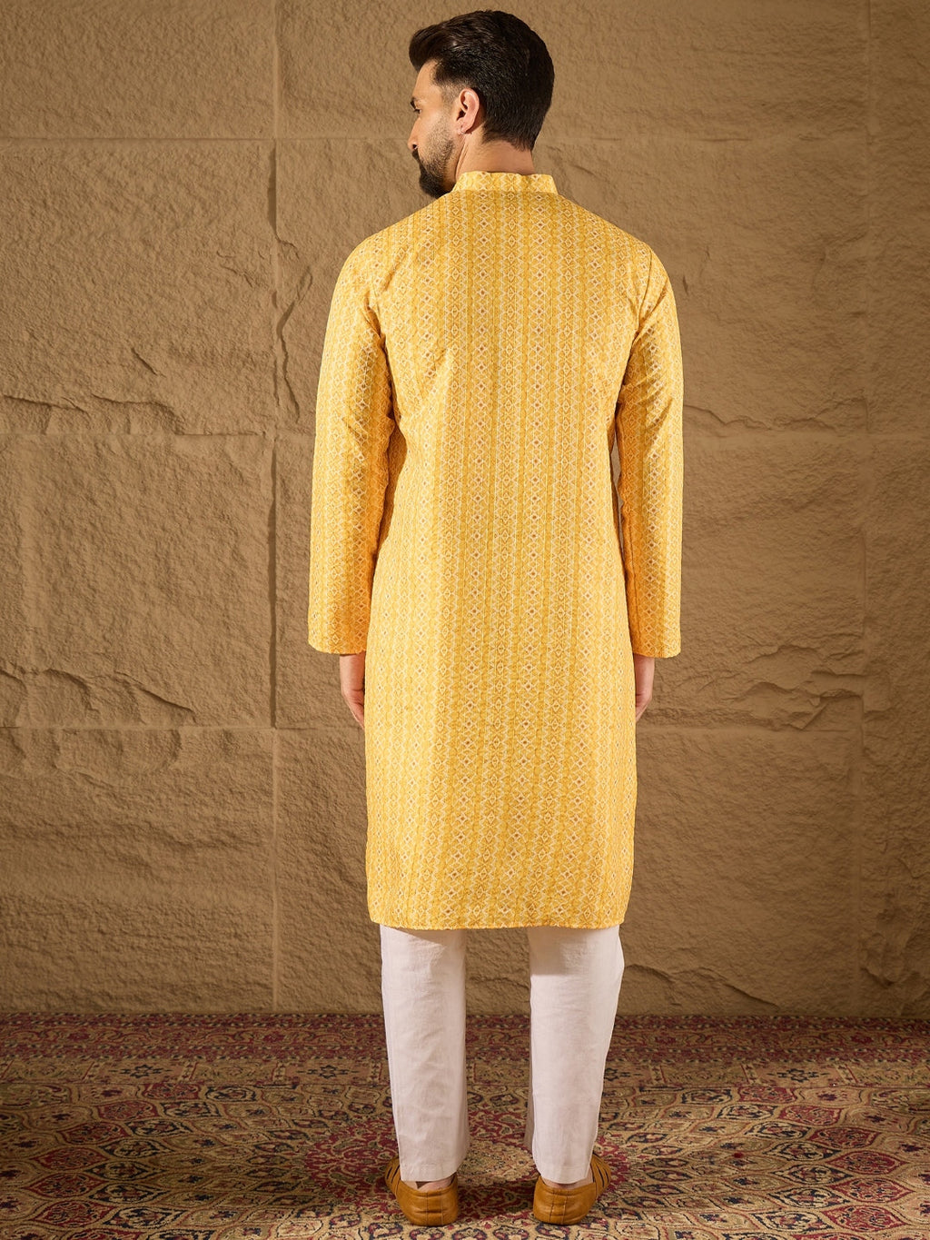 Men Yellow Silk Blend Geometric Embroidered Straight Kurta-MKU1313