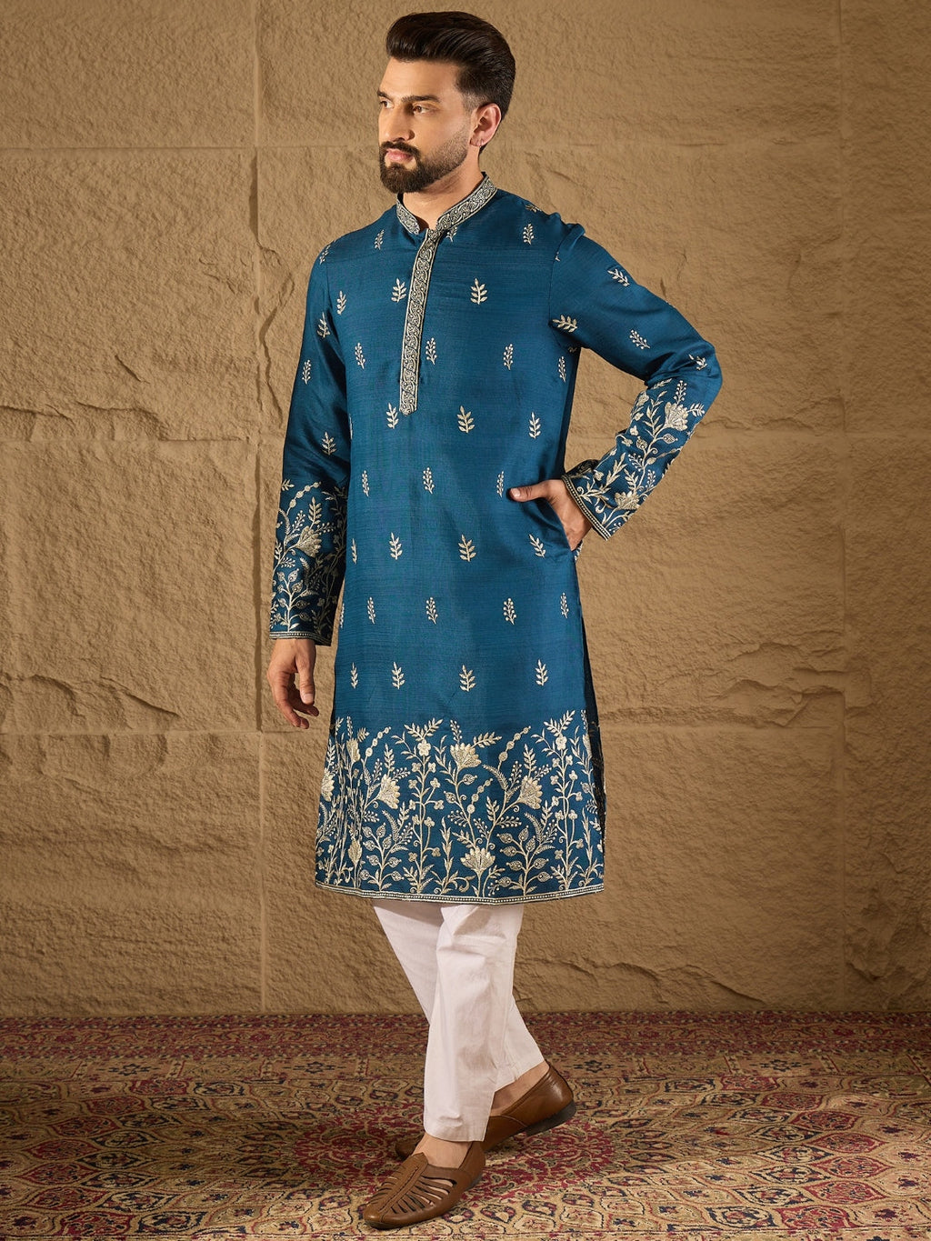 Men Blue Vertican Solid Embroidered Straight Kurta-MKU1315