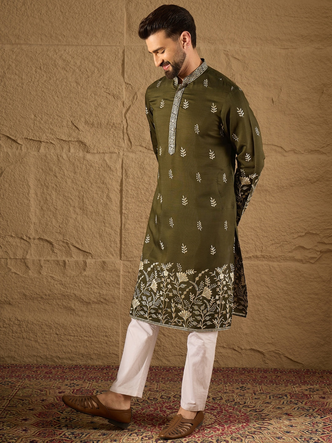 Men Olive Vertican Solid Embroidered Straight Kurta-MKU1319