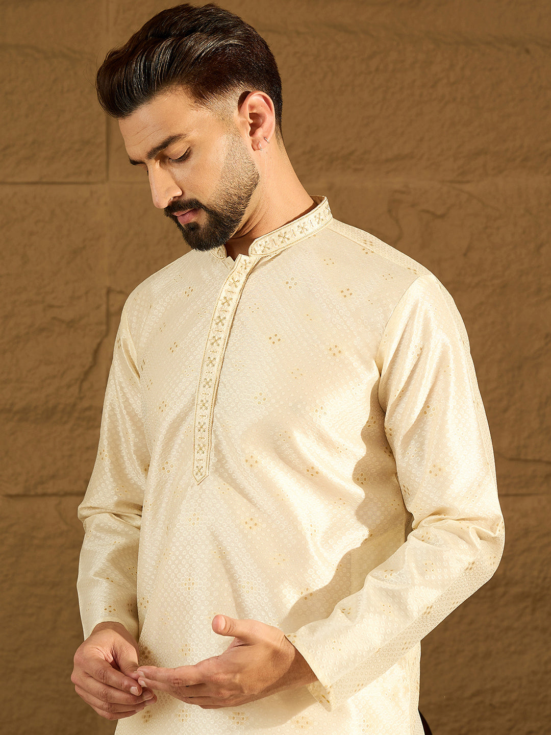 Men Off White Silk Blend Solid Woven Design Straight Kurta-MKU1352