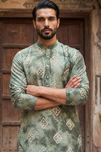 Green Silk Blend Embroidered Straight Kurta MKU1464
