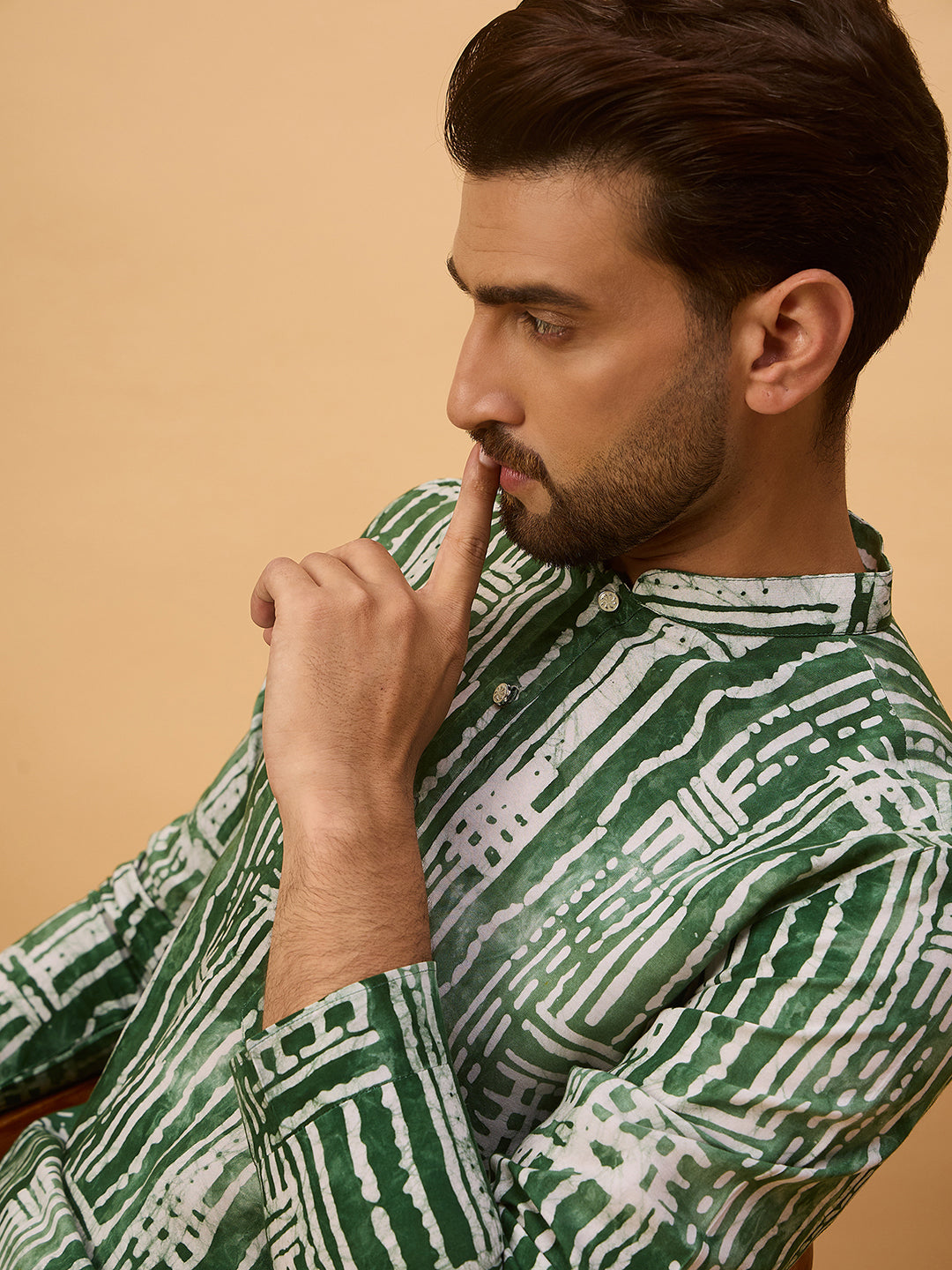 Men Green Viscose Rayon Batik Embroidered Straight Kurta-MKU1500