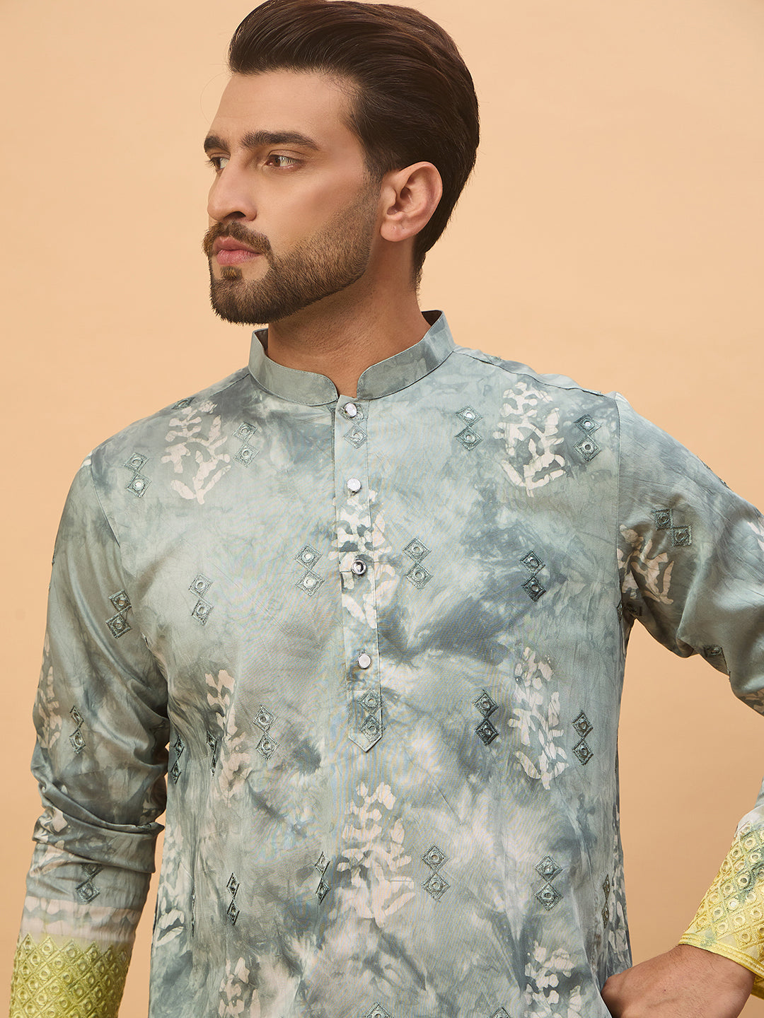 Men Green Silk Blend Batik Embroidered Straight Kurta-MKU1514