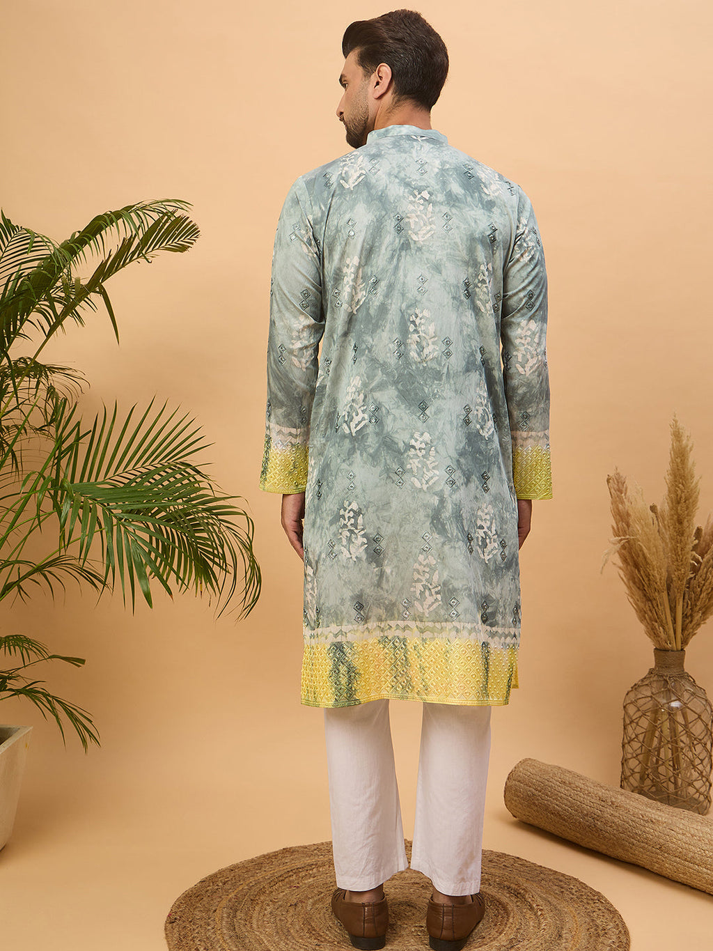 Men Green Silk Blend Batik Embroidered Straight Kurta-MKU1514