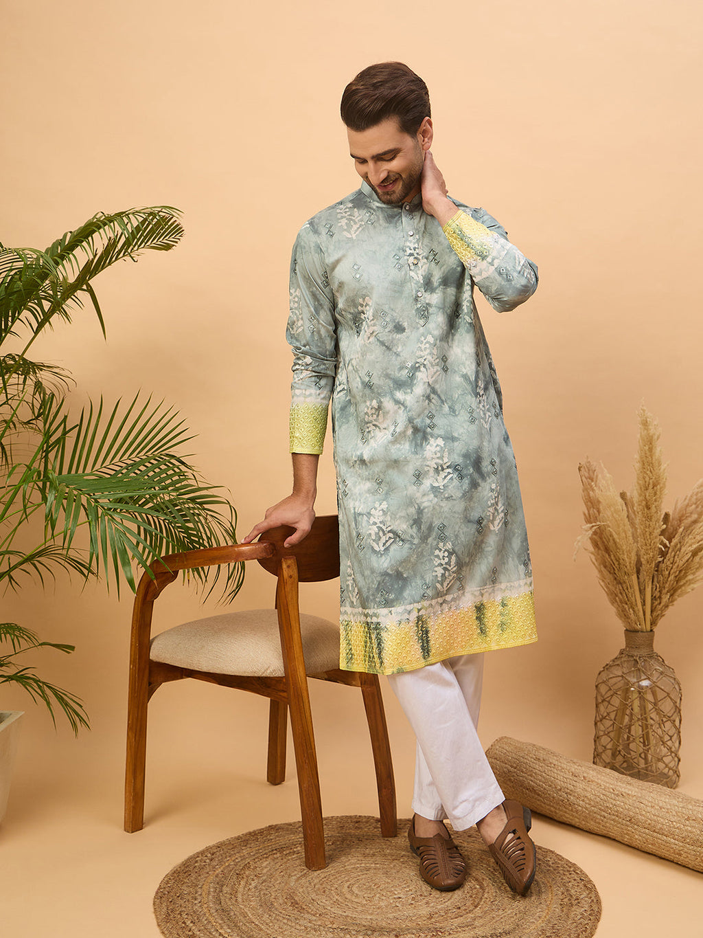 Men Green Silk Blend Batik Embroidered Straight Kurta-MKU1514