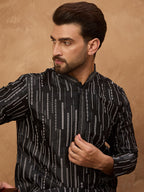 Men Black Silk Blend Geometric Printed Straight Kurta-MKU1516