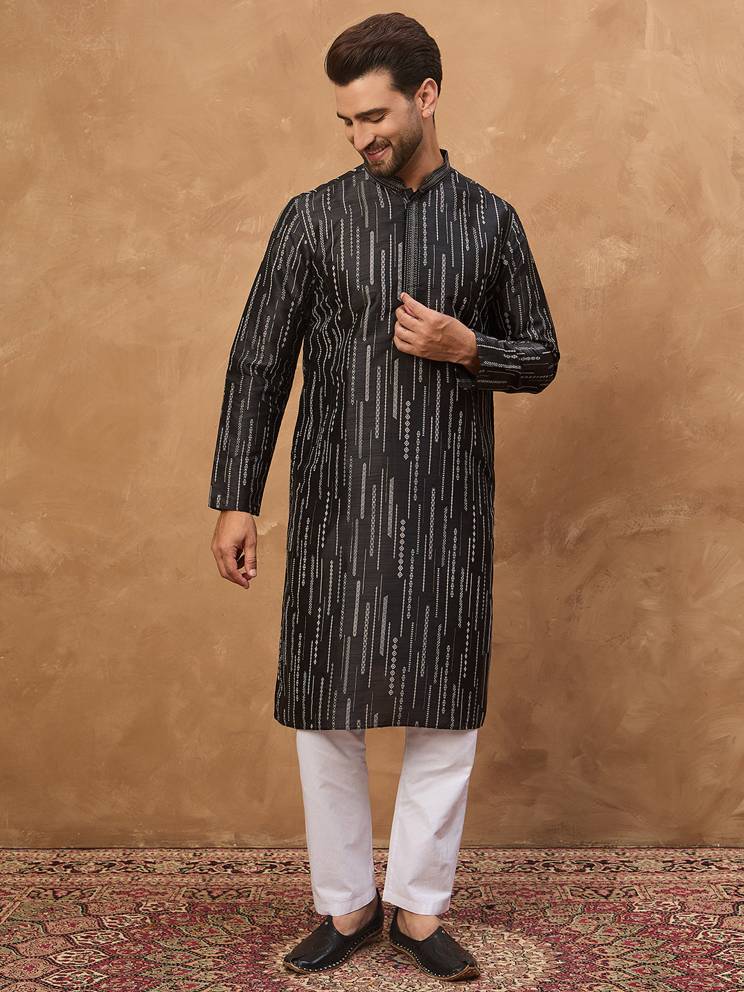 Men Black Silk Blend Geometric Printed Straight Kurta-MKU1516