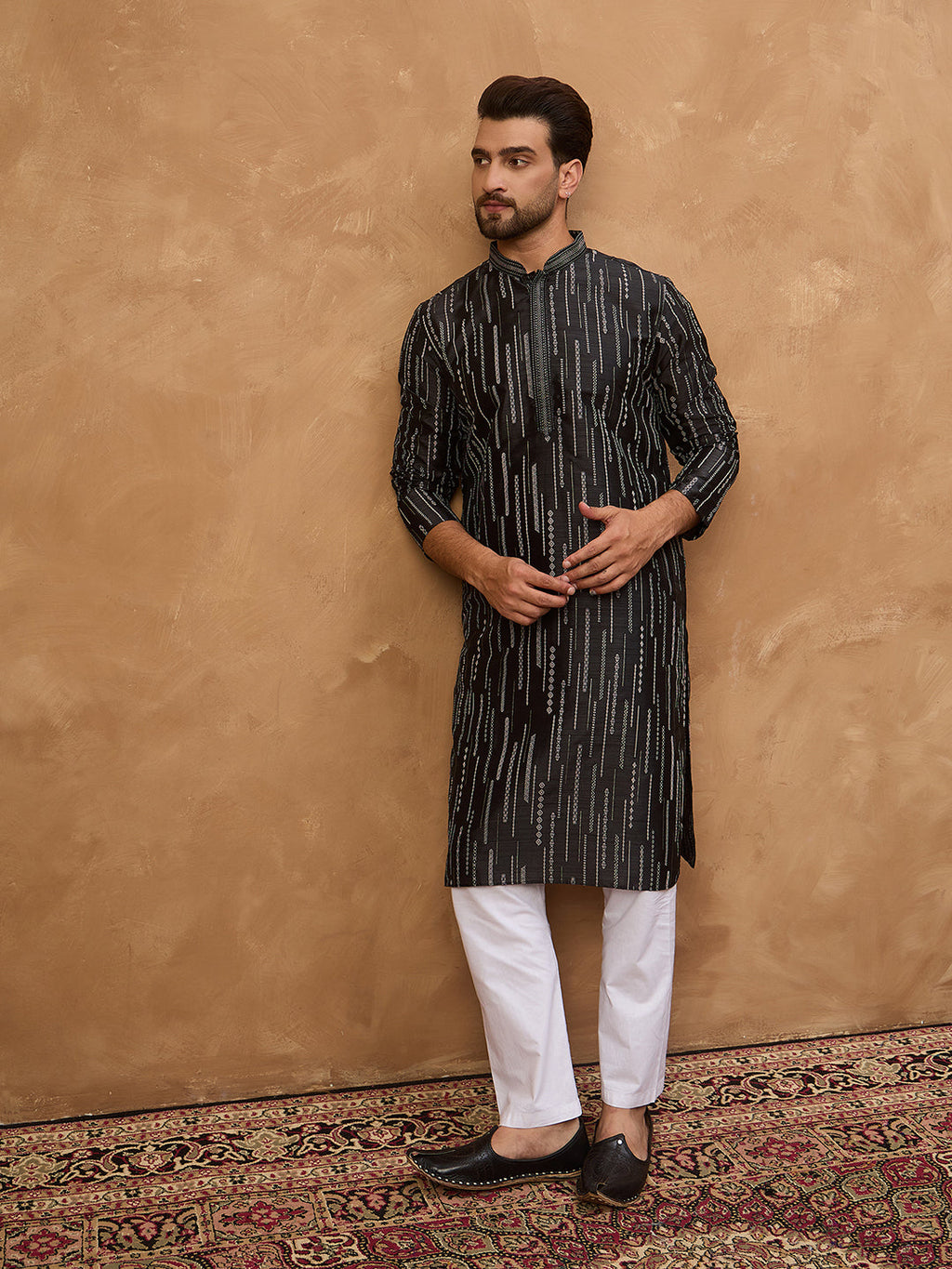 Men Black Silk Blend Geometric Printed Straight Kurta-MKU1516