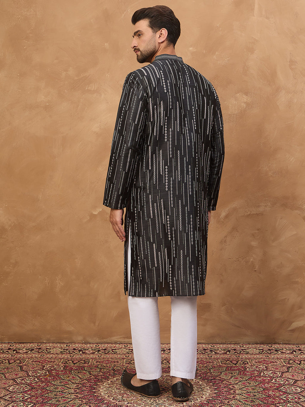 Men Black Silk Blend Geometric Printed Straight Kurta-MKU1516