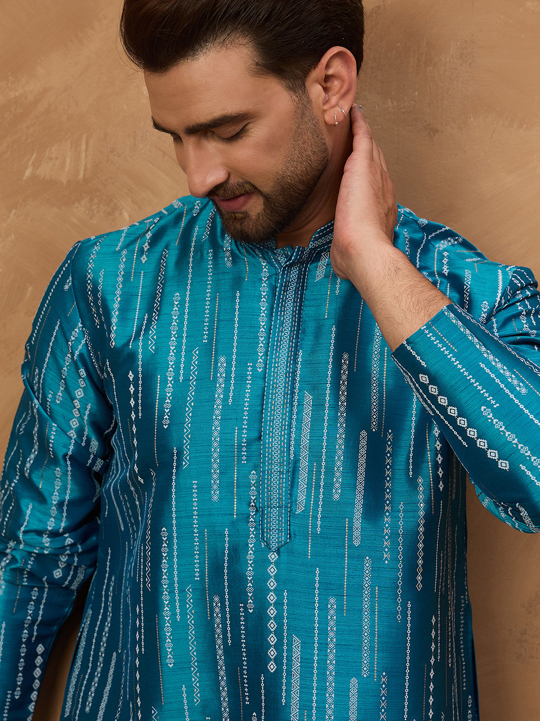 Men Blue Silk Blend Geometric Printed Straight Kurta-MKU1519