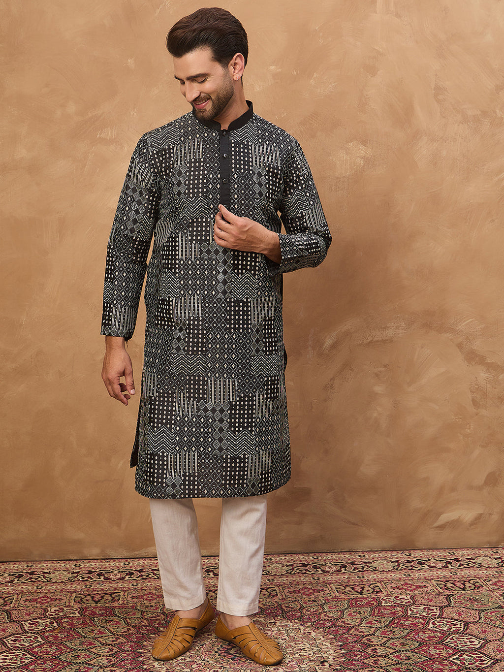 Men Black Silk Blend Geometric Printed Straight Kurta-MKU1528