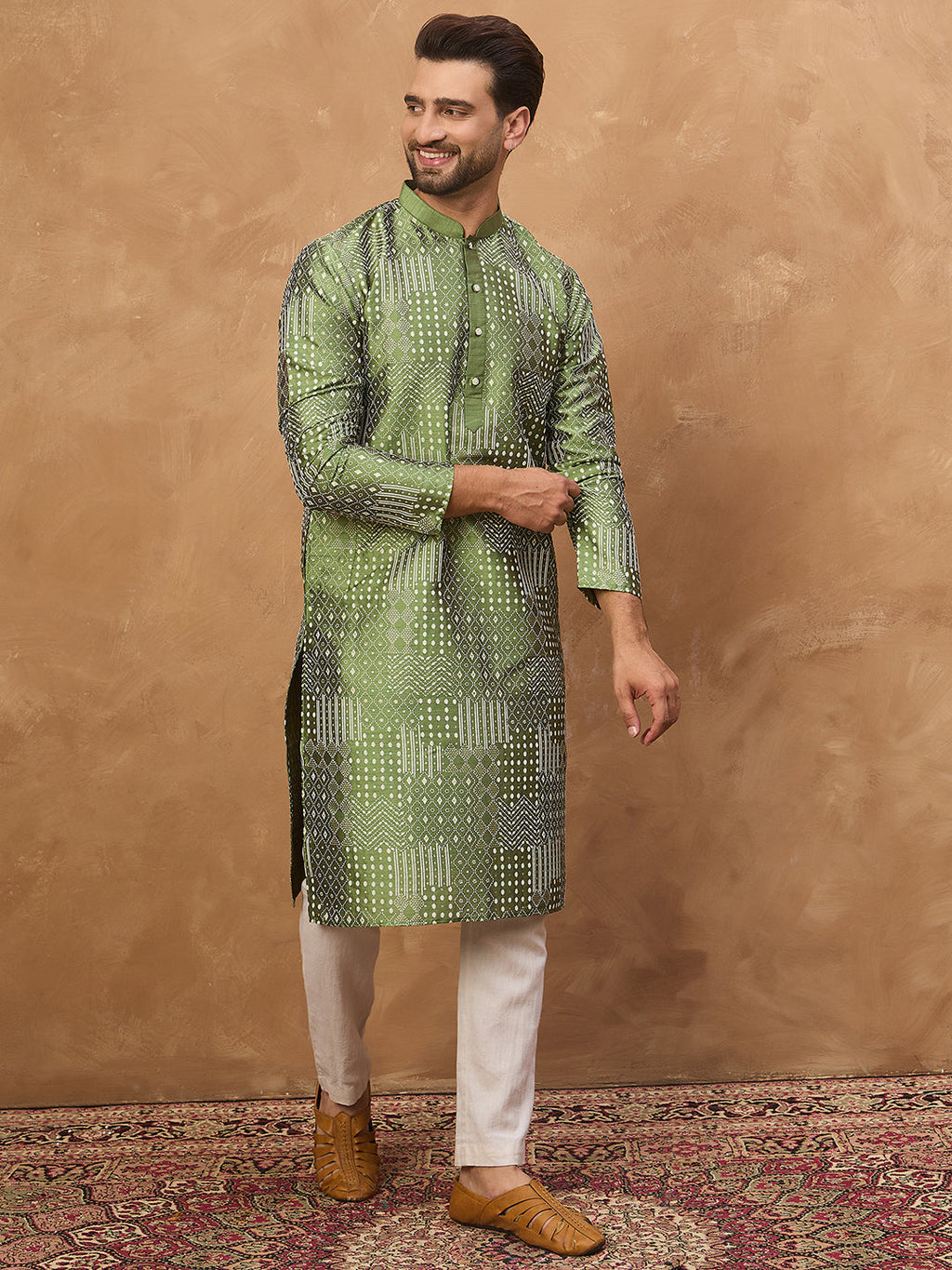 Men Green Silk Blend Geometric Printed Straight Kurta-MKU1530