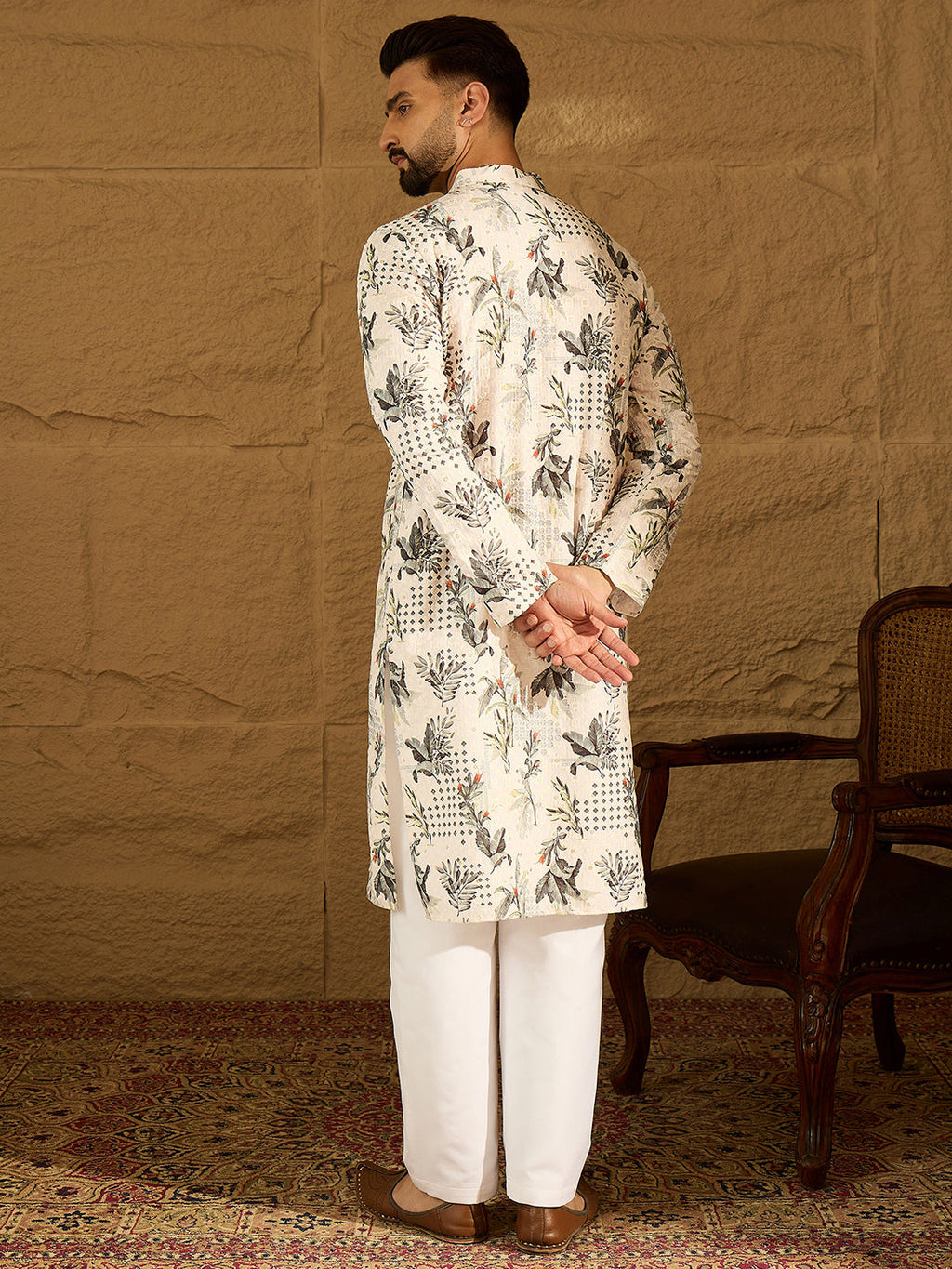 Men Off White Viscose Rayon Geometric Printed Straight Kurta-MKU1598
