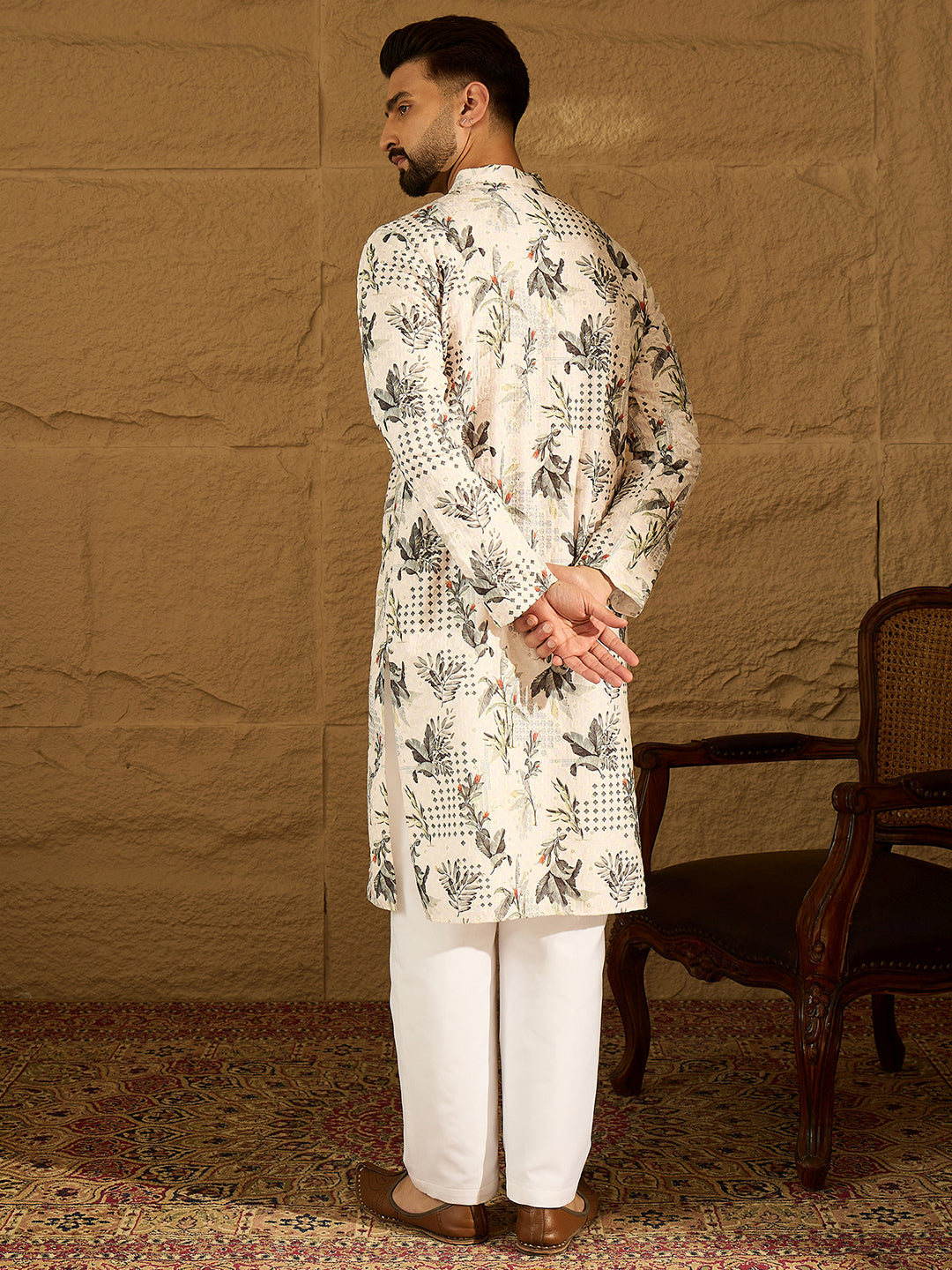 Men Off White Viscose Rayon Geometric Printed Straight Kurta-MKU1598