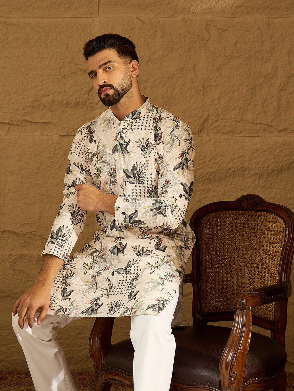 Men Off White Viscose Rayon Geometric Printed Straight Kurta-MKU1598