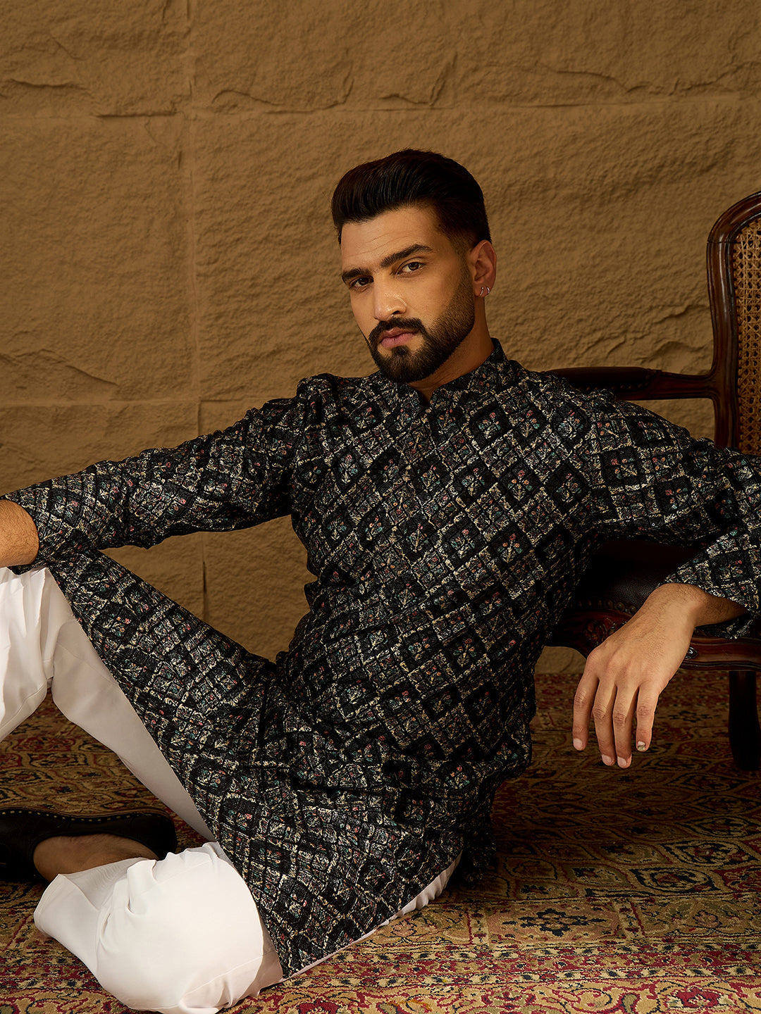 Men Black Viscose Rayon Geometric Printed Straight Kurta-MKU1608