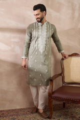 Green Silk Blend Embroidered Mandarin Collar Straight Kurta MKU1791