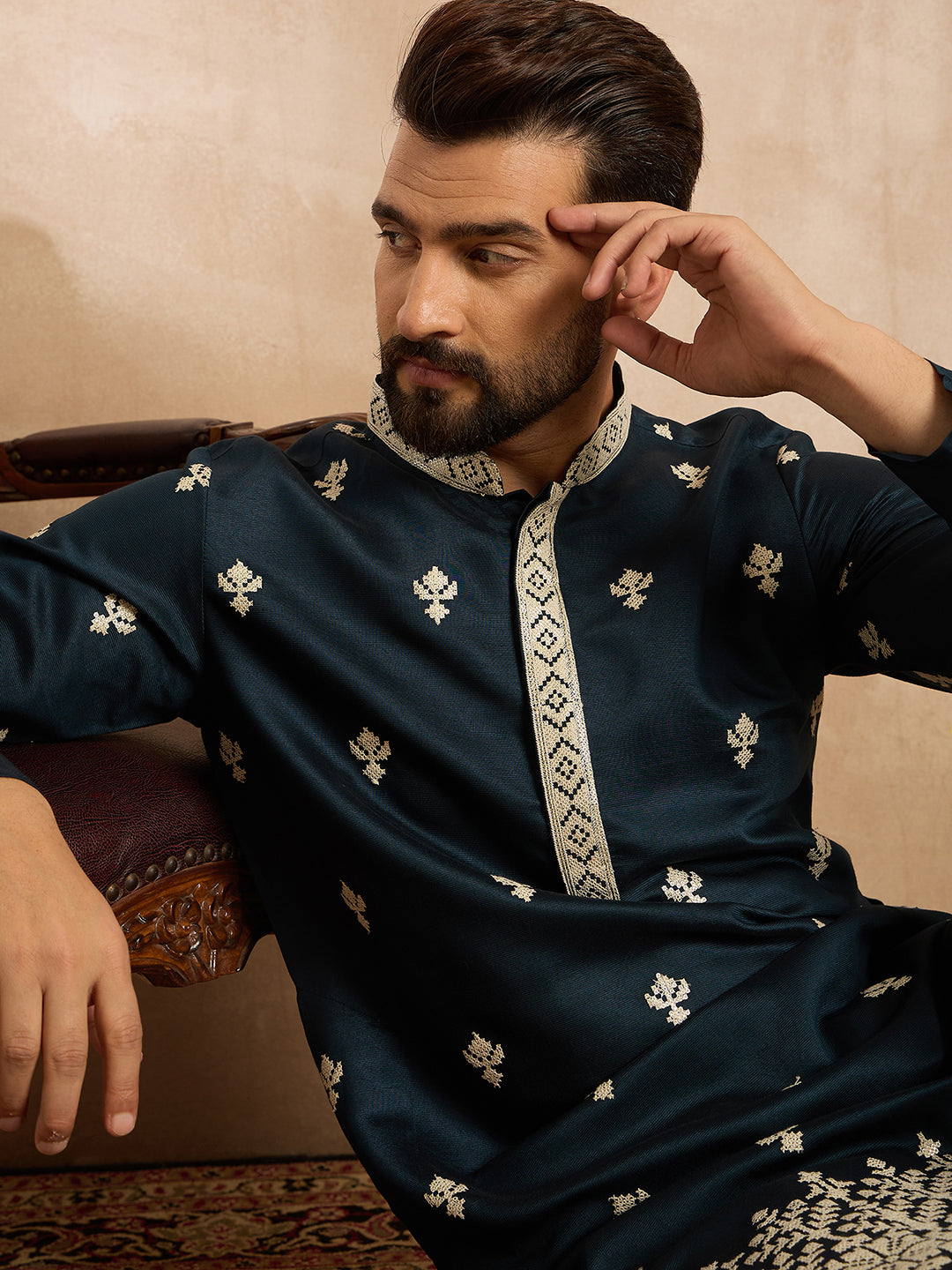 Men Navy Blue Polyester Solid Embroidered Straight Kurta-MKU1810