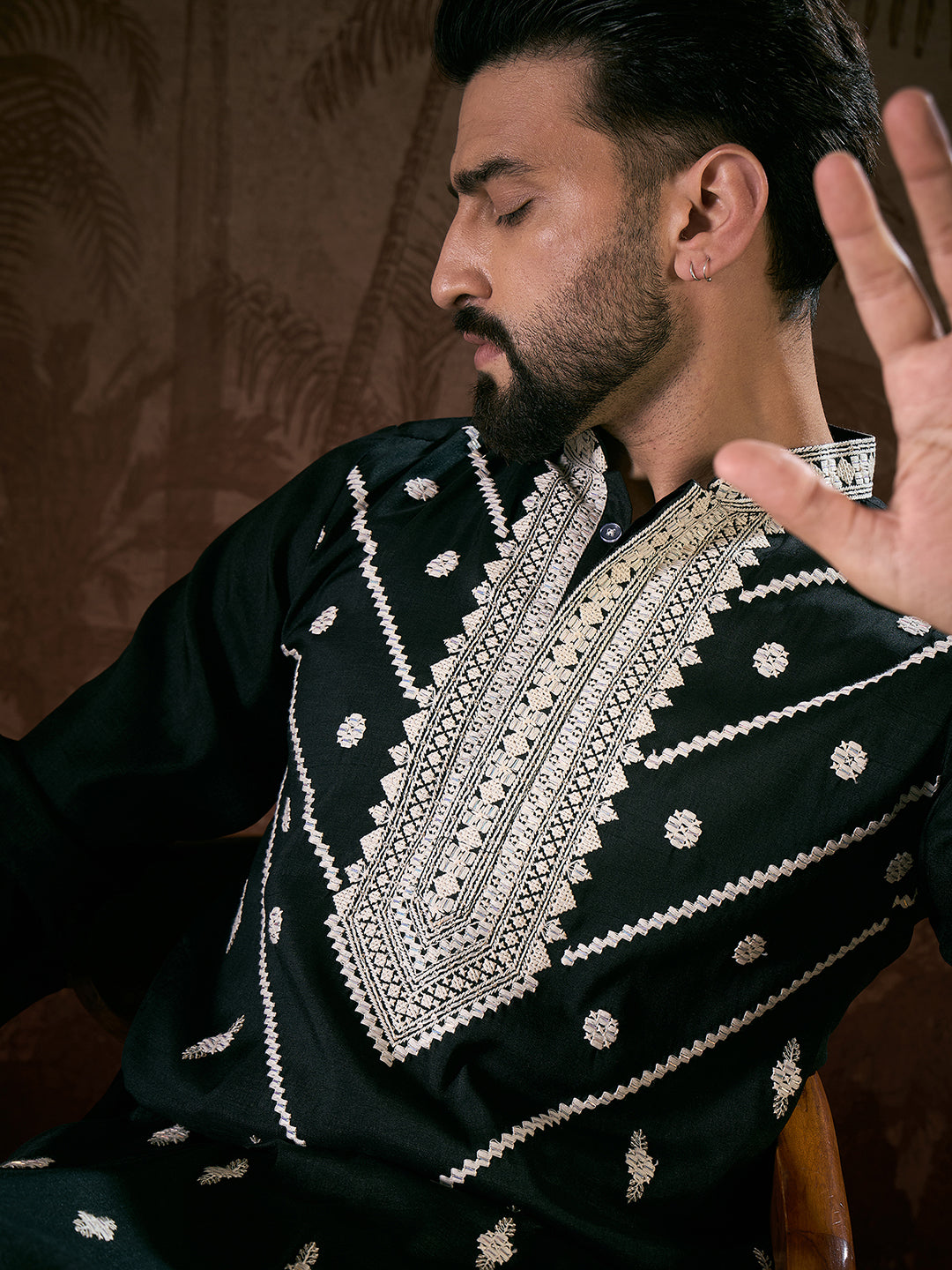 Men Black Silk Blend Solid Embroidered Straight Kurta-MKU1886