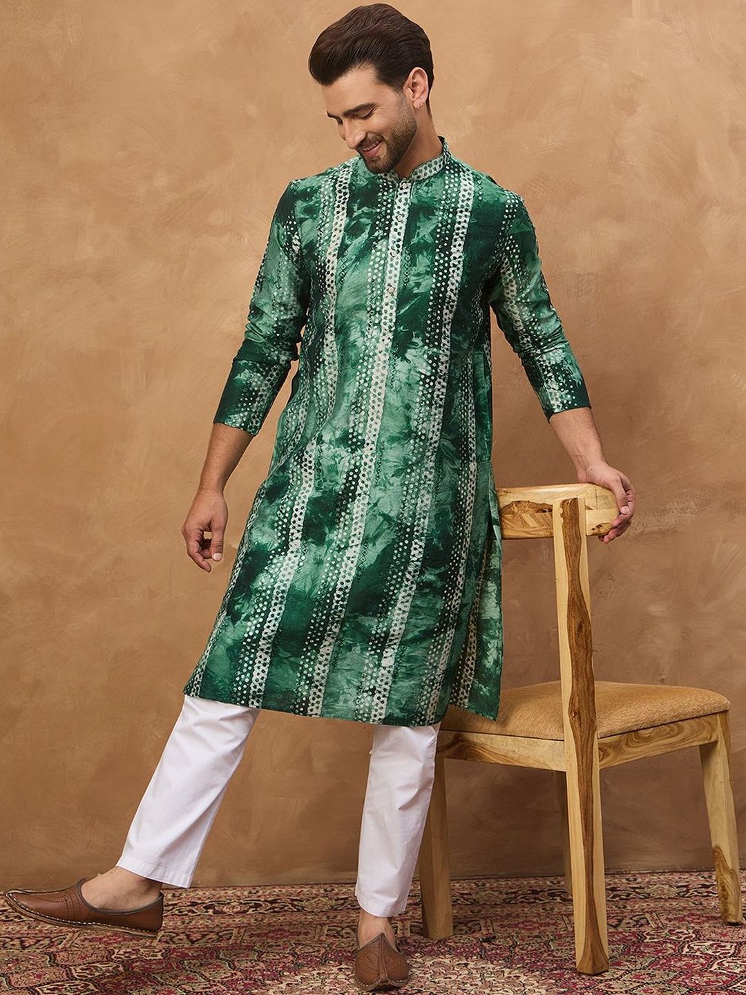Men Green Silk Blend Shibori Embroidered Straight Kurta With Pant Set-MKSET1538