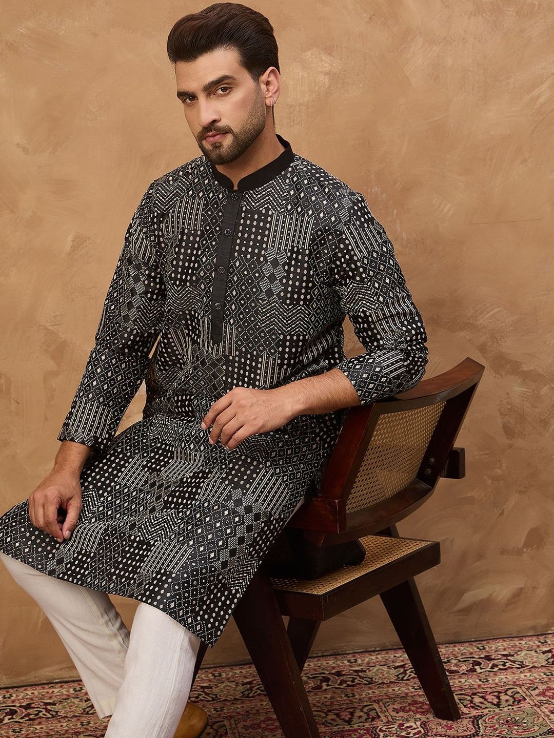 Men Black Silk Blend Geometric Printed Straight Kurta With Pant Set-MKSET1528